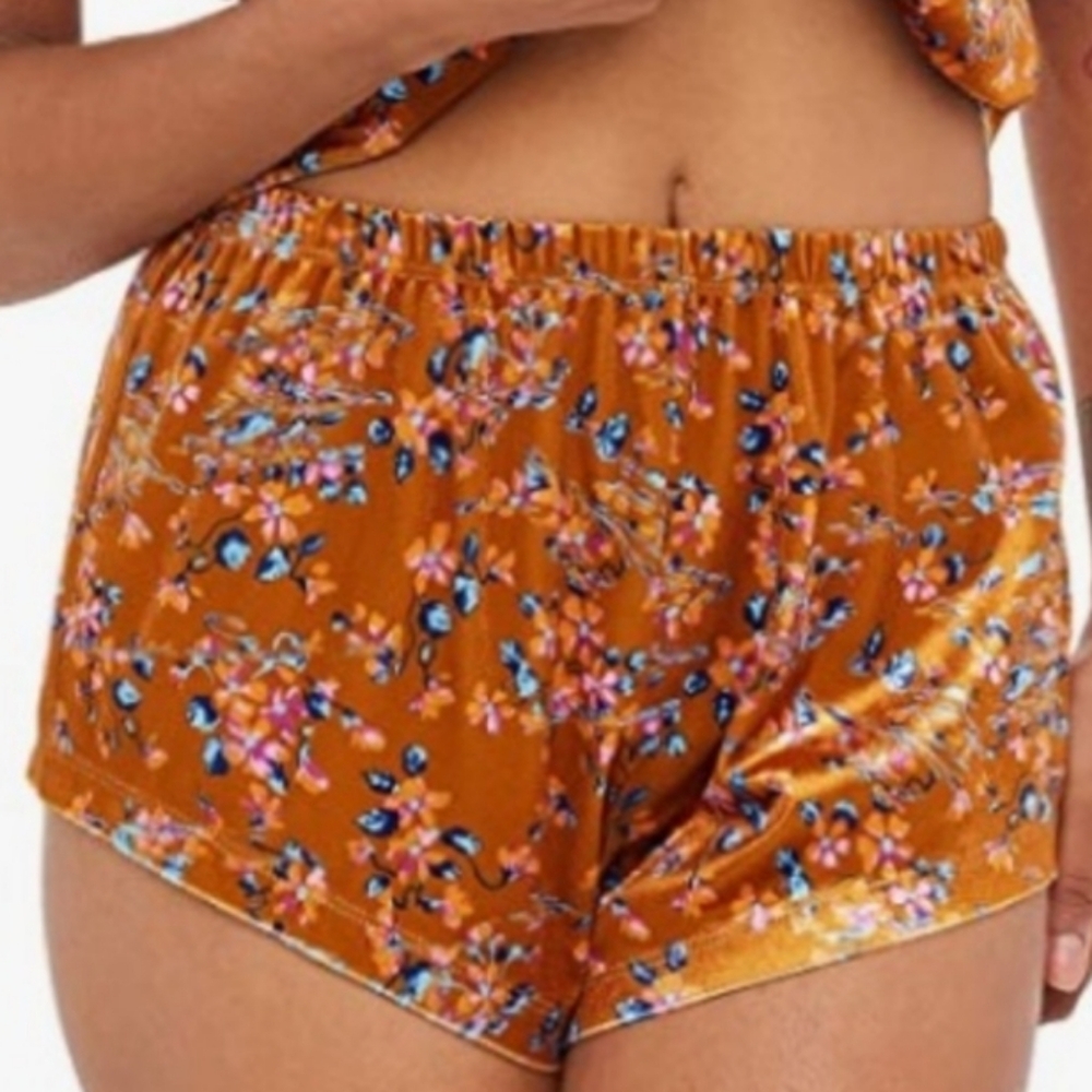 ♧♧ Savage X Fenty Floral Psychedelic Velvet Sleep Short Size Medium NWT